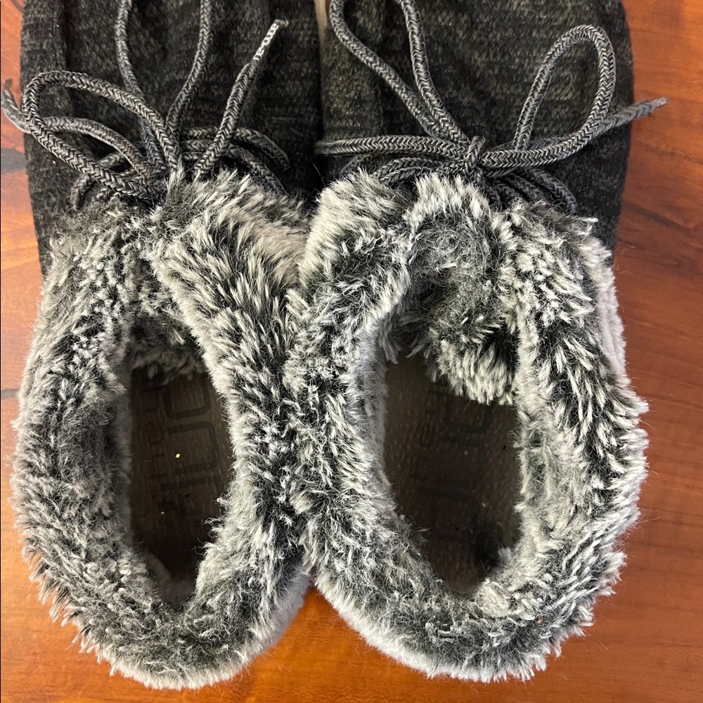 Hey Dude Britt Black Faux Fur Lined Bootie Shoes Womens Size 7 - Picture 7 of 9
